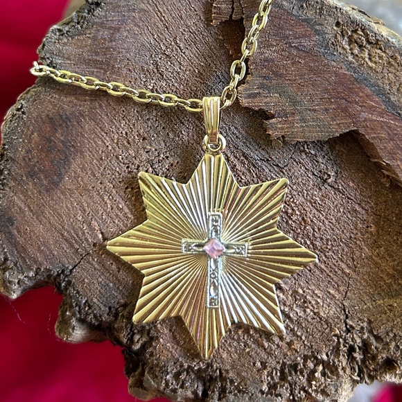 🍓GOLD PLATED VINTAGE JUNE BIRTHSTONE NECKLACE PINK MOONSTONE CROSS NECKLACE - Picture 2 of 4